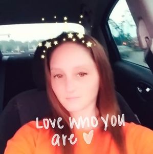 Meet your Posher, Desiree